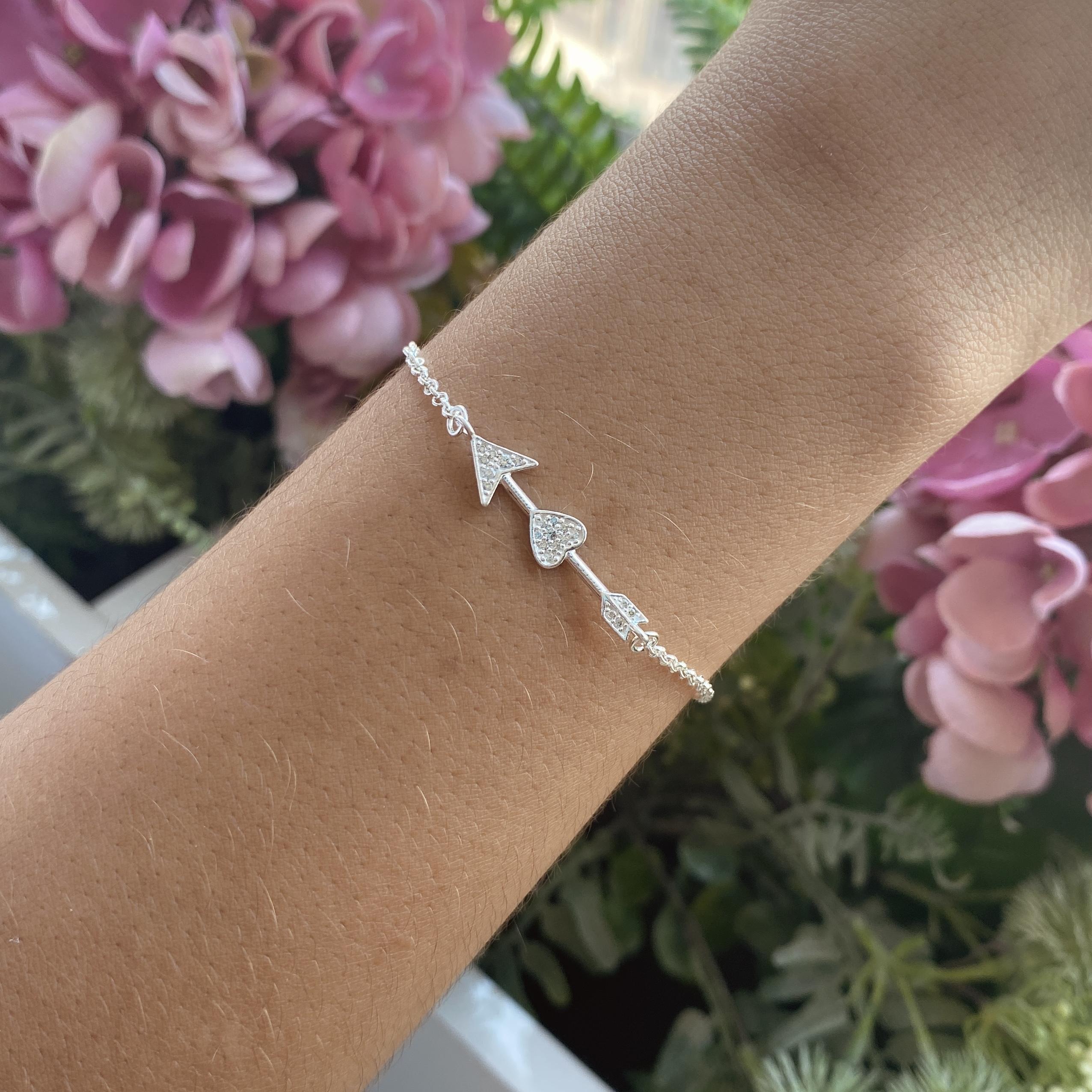 PULSEIRA FLECHA CORAÇÃO CRAVEJADO ELO PORTUGUÊS