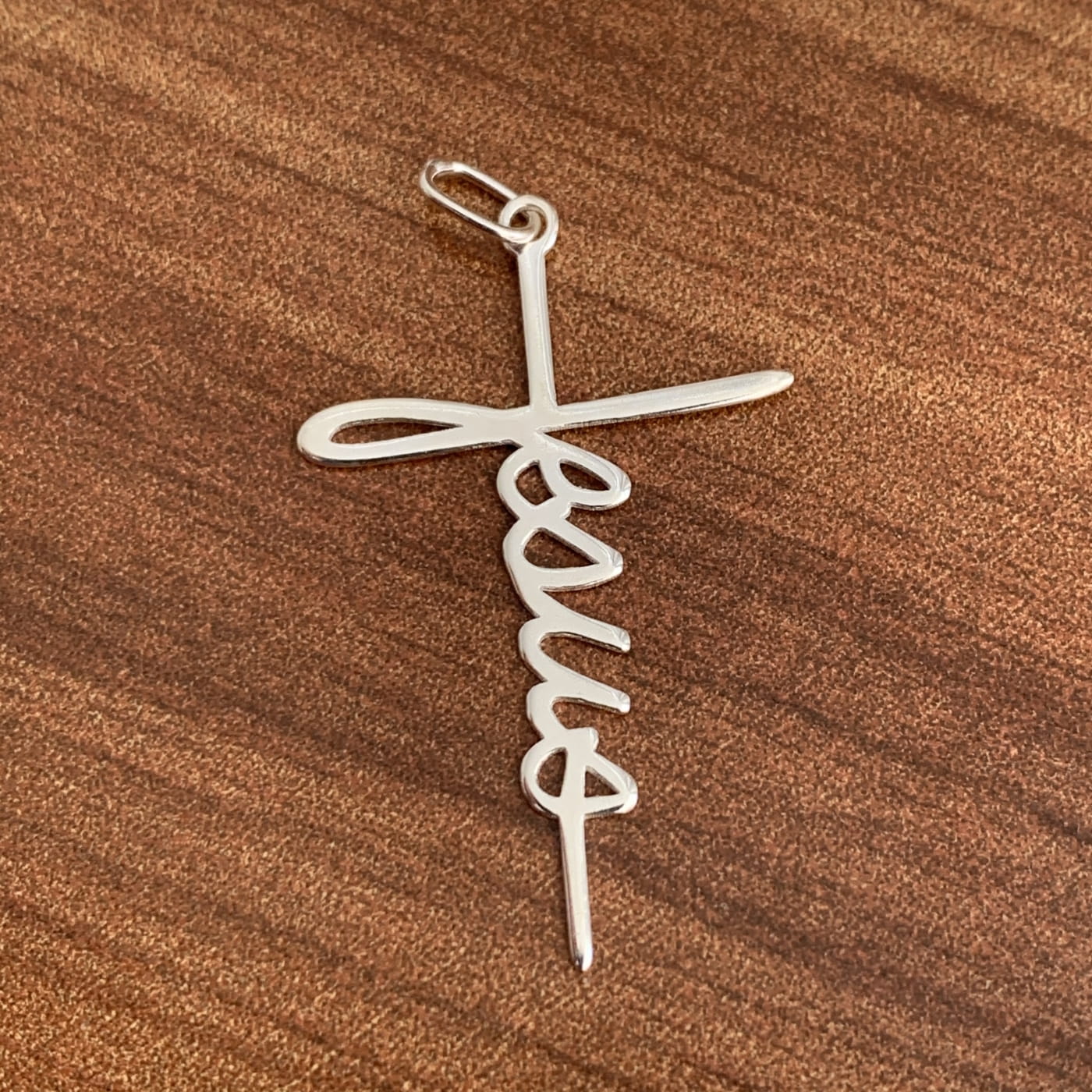 PINGENTE JESUS MANUSCRITO