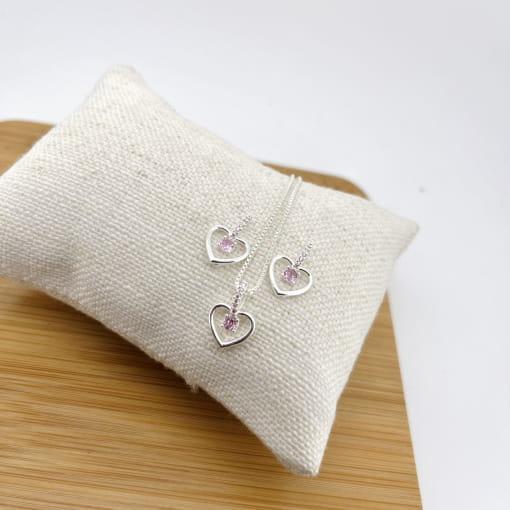 CONJUNTO CORAÇÃO COM PEDRA PENDURADA